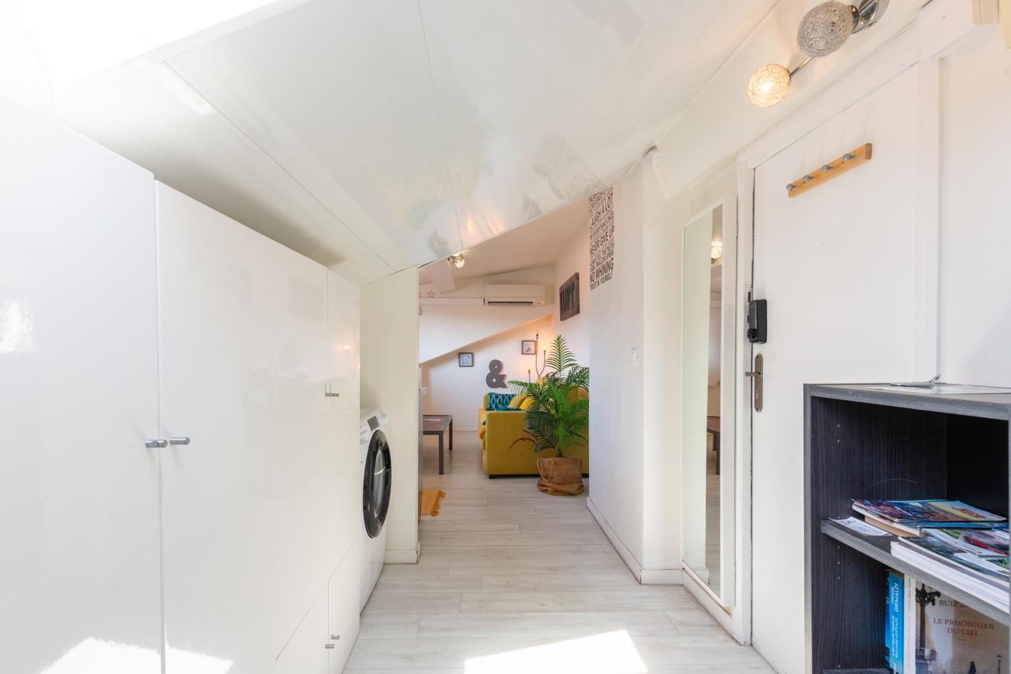 Homelivia, Attic Room -Mansarde Sous Les Toits De Nice Bagian luar foto